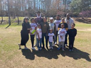 The students of L.E.A.R.N. in a group